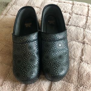 Dansko Xp clogs size 40